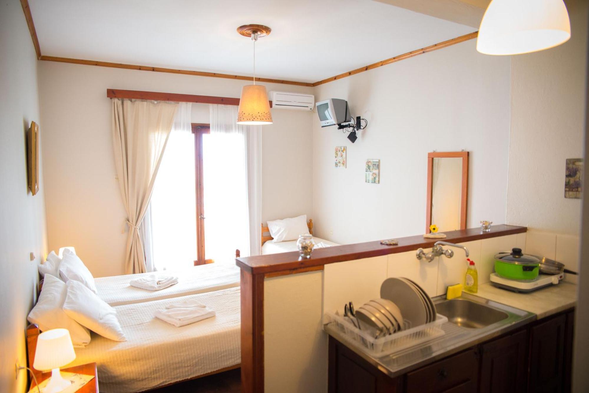 Olga Studios Áfissos Habitación foto