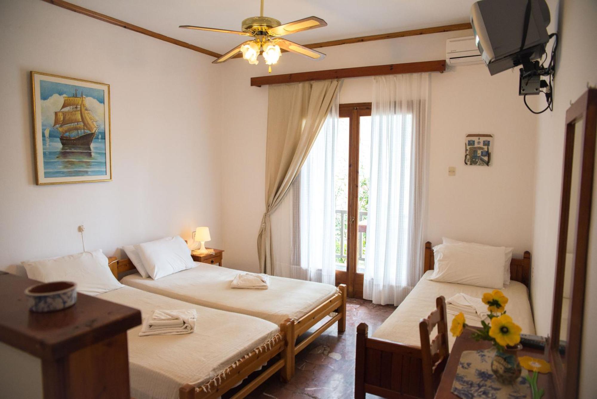 Olga Studios Áfissos Habitación foto